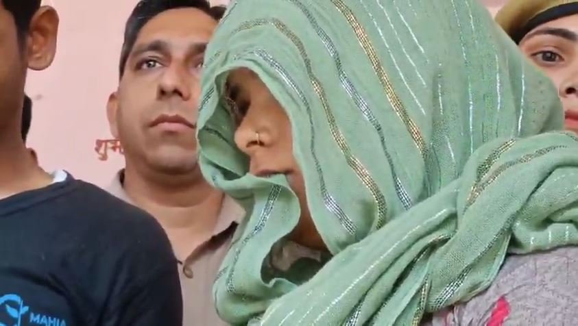  पति की गला घोंटकर हत्या, ‘सांप के काटने’ का रचा ड्रामा, पत्नी और प्रेमी पर शक की सुई, मां ने लगाई फांसी की गुहार