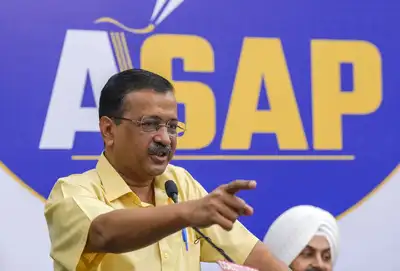  जनता का ध्यान हिंदू-मुस्लिम की राजनीति पर केंद्रित !