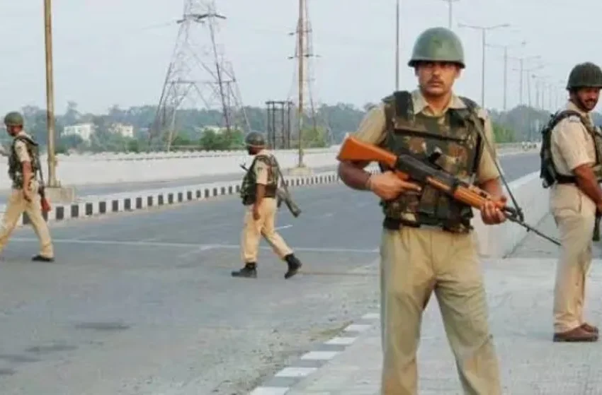  उत्तर प्रदेश में बढ़ी सुरक्षा: सीमा से लेकर धार्मिक स्थलों तक हाई अलर्ट
