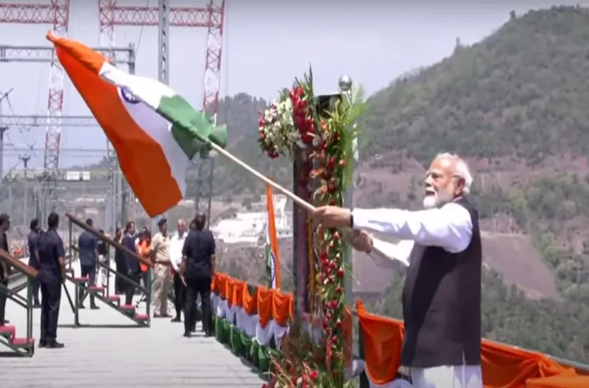  प्रधानमंत्री मोदी का जम्मू-कश्मीर दौरा: नए विकास की शुरुआत