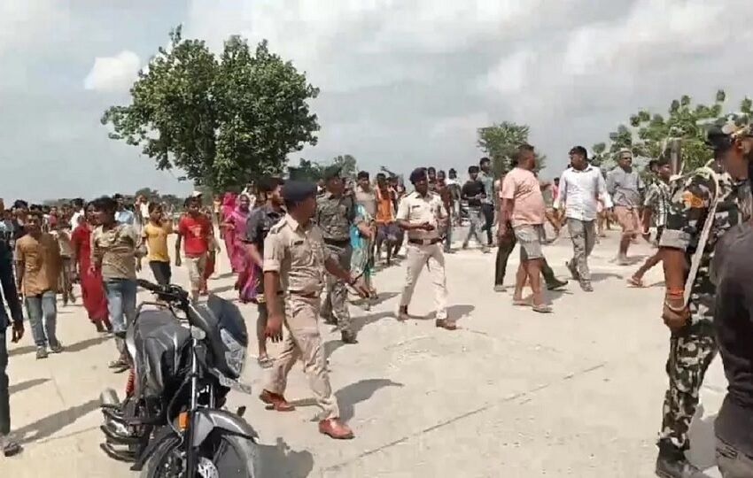 Two killed in Madhubani due to police vehicle