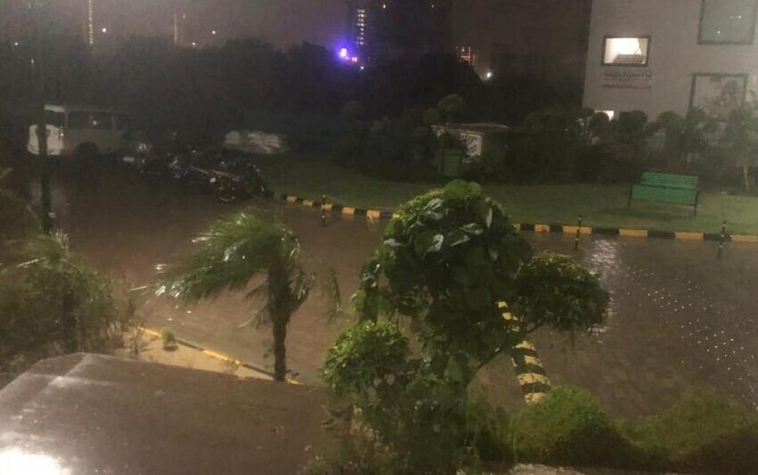  दिल्ली से हिमाचल तक मूसलाधार बारिश का कहर, भूस्खलन और बाढ़ से जनजीवन अस्त-व्यस्त