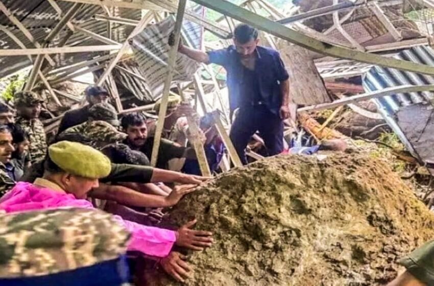 जम्मू-कश्मीर में भारी बारिश और भूस्खलन: माता वैष्णो देवी यात्रा में बड़ा हादसा, 9 श्रद्धालुओं की मौत