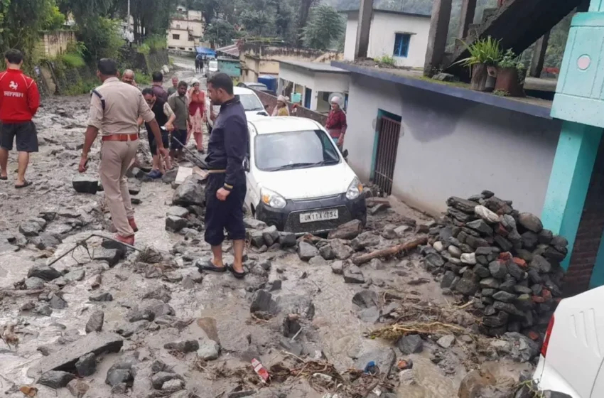 उत्तराखंड चमोली में बादल फटा, थराली और आसपास तबाही