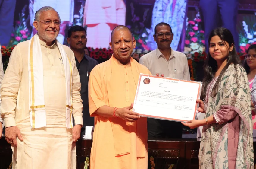 लखनऊ: मुख्यमंत्री योगी आदित्यनाथ ने नियुक्ति पत्र वितरित किए, बोले – “भेदभाव रहित चयन ही उत्तर प्रदेश की नई पहचान”