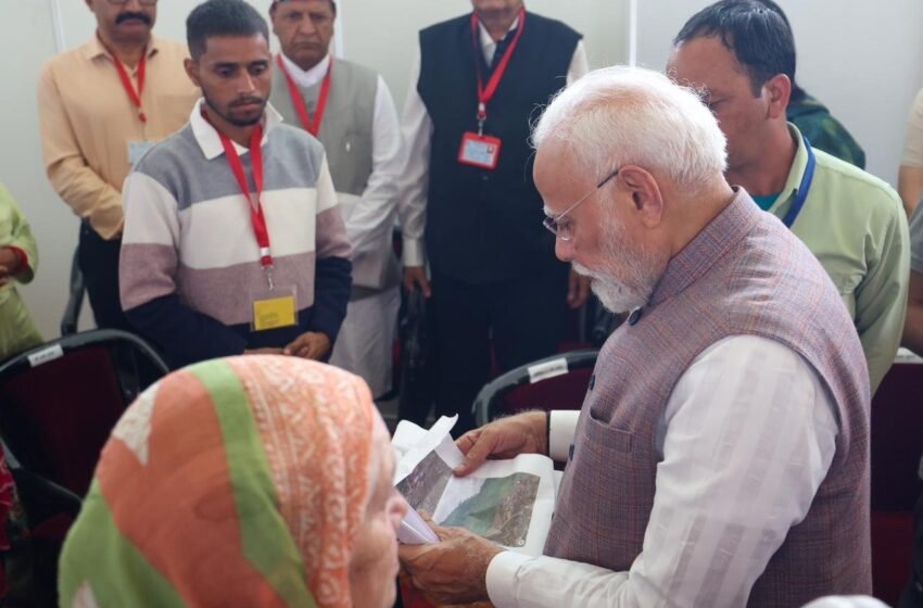  प्रधानमंत्री नरेंद्र मोदी आज पंजाब और हिमाचल प्रदेश के बाढ़ग्रस्त इलाकों के दौरे पर