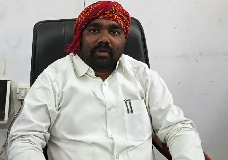  बस्ती में विवाद: रुधौली नगर पंचायत अध्यक्ष पर अवैध कब्जे का आरोप