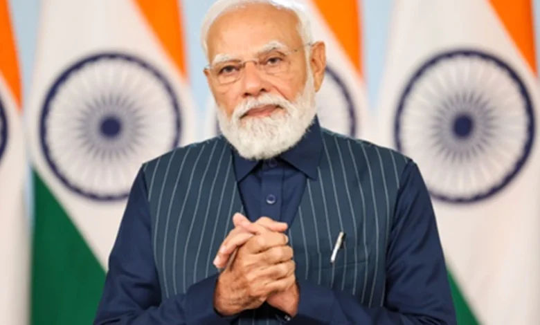  PM का जवानों को सलाम , बोले – देश की सुरक्षा में सेना का सर्वोच्च योगदान